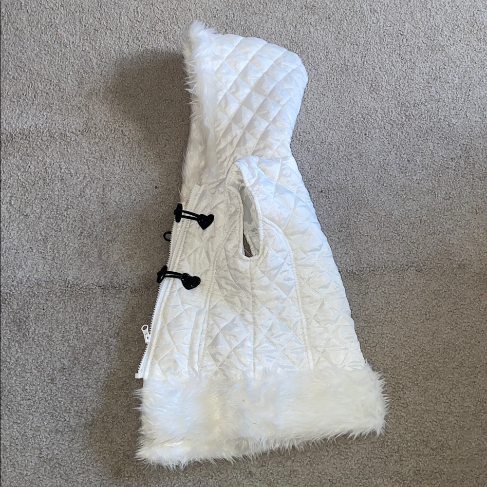 Vest - Picture 2 of 4